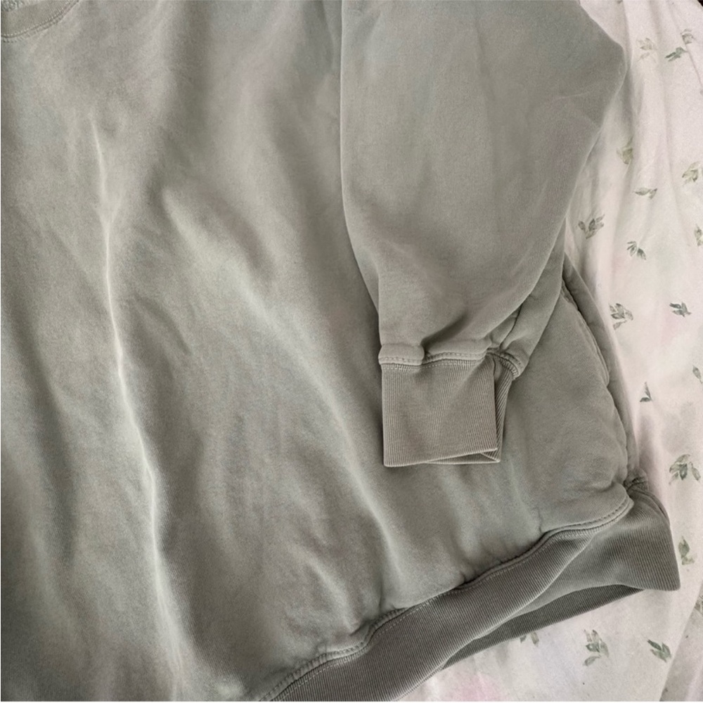 Oversized Crewneck - Picture 3 of 3